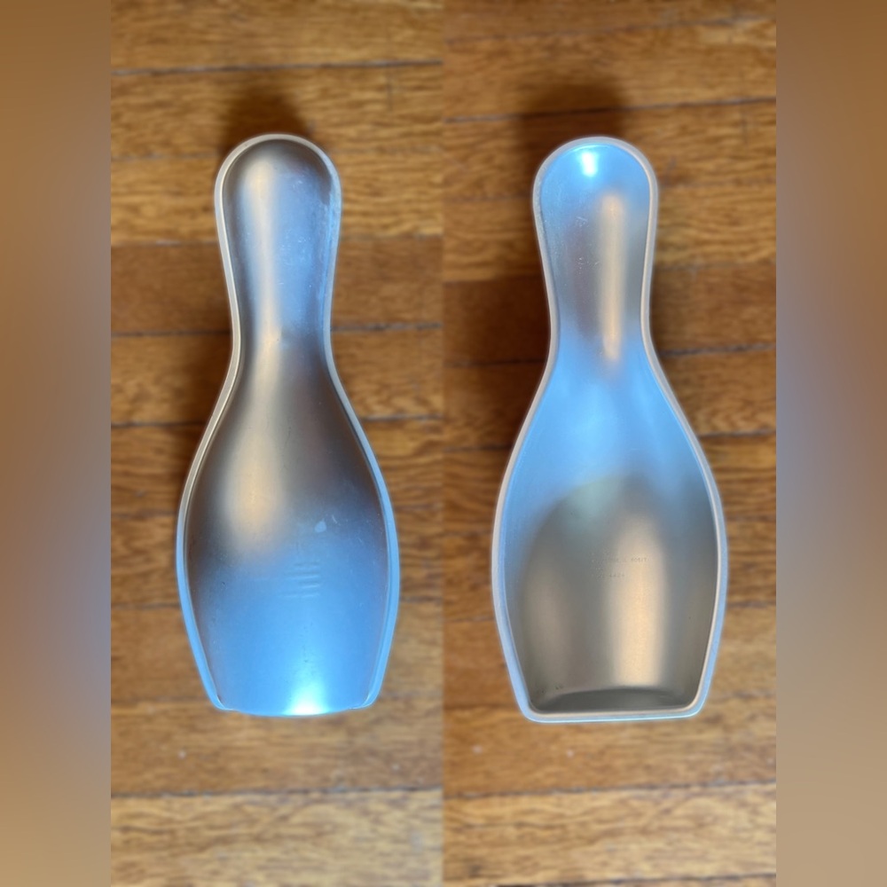 Vintage Wilton Bowling Pin Cake Pan
